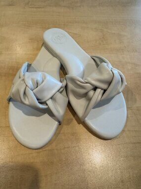 NWOT Solei Sea White Sandals Size 9